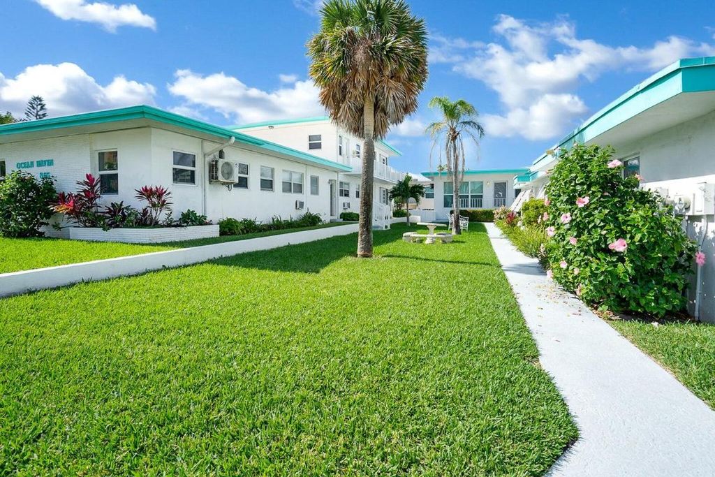 Photo of 865 SE 20th Avenue #1, Deerfield Beach, FL 33441 (MLS # R11143779)