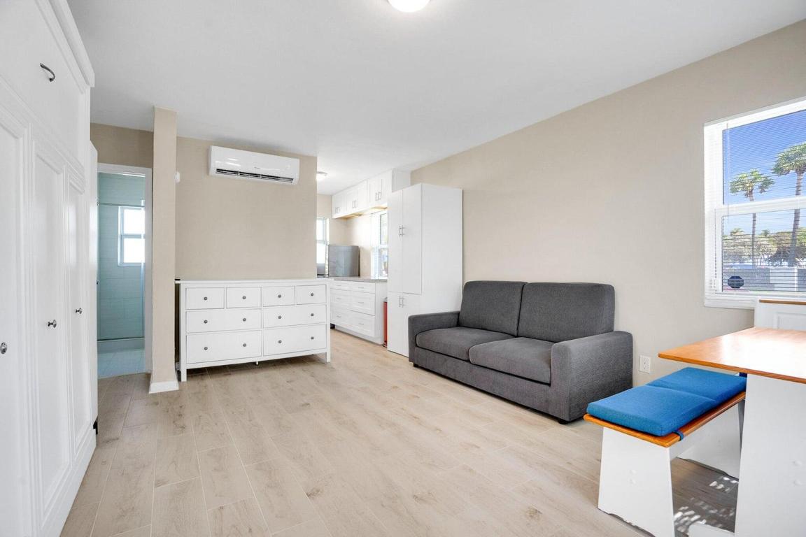 865 SE 20th Avenue 1