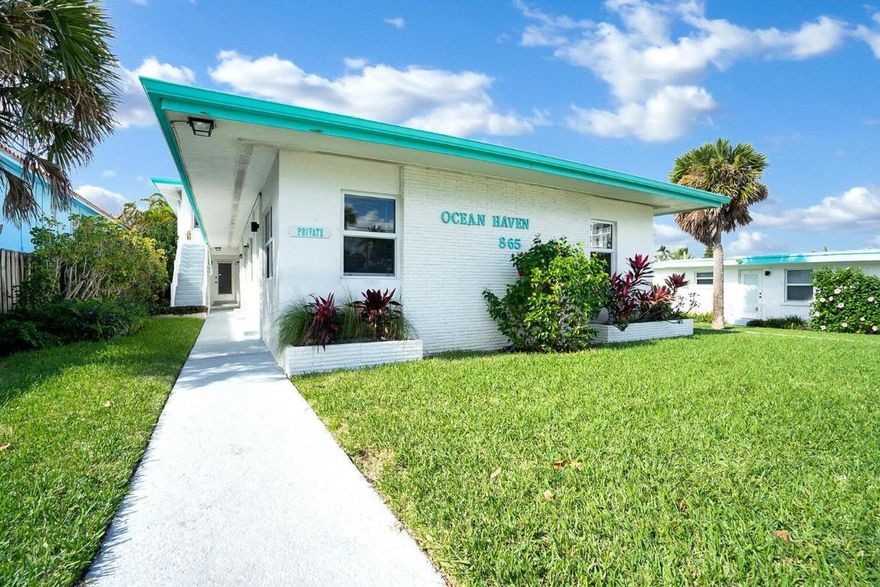 Welcome to your dream coastal retreat! This Perfectly situated in the heart of Deerfield Beach, just steps away from the sparkling Atlantic Ocean and vibrant beachfront dining. With it's unbeatable location, this property is perfect for year-round living or as a vacation getaway. Don't miss this rare opportunity to own a slice of paradise in one of South Florida's most sought after beach communities.