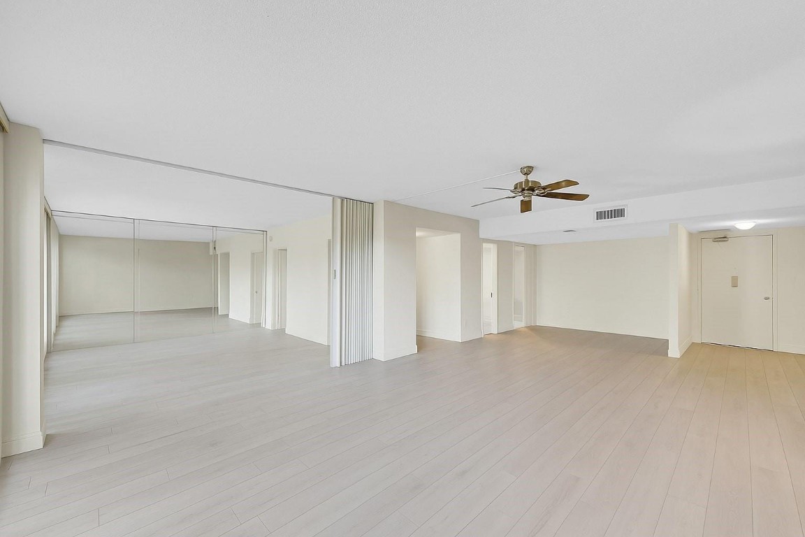 Country Club Towers - Residential