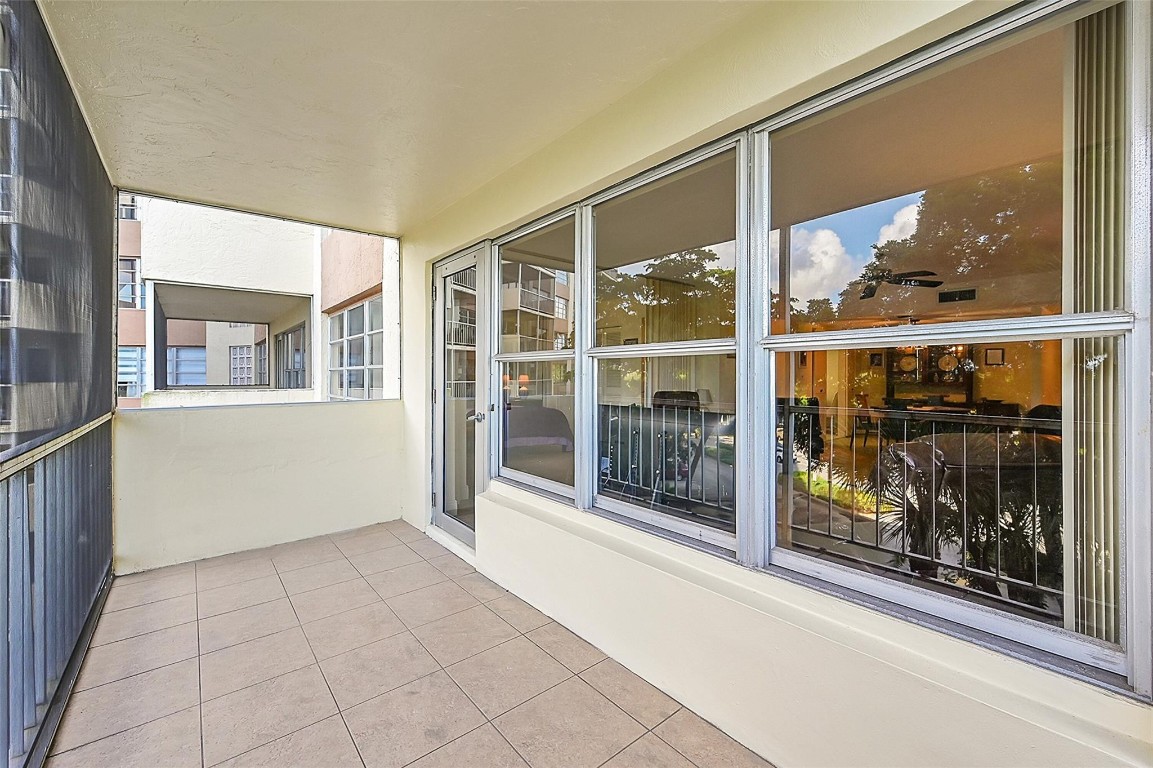 Country Club Towers - Residential