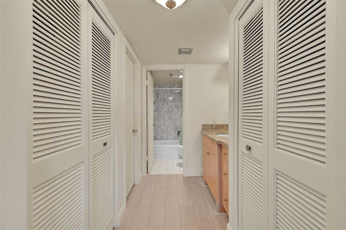 Country Club Towers - Residential