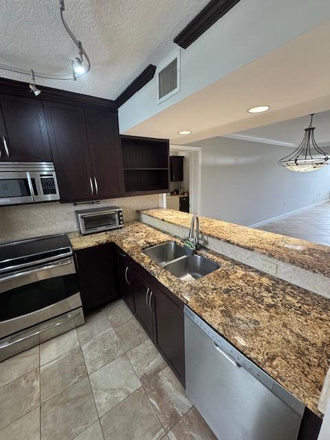 WHITEHALL CONDO LANDS OF THE PRESIDENT - Residential Lease
