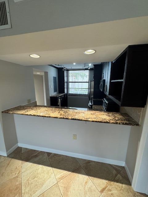 WHITEHALL CONDO LANDS OF THE PRESIDENT - Residential Lease
