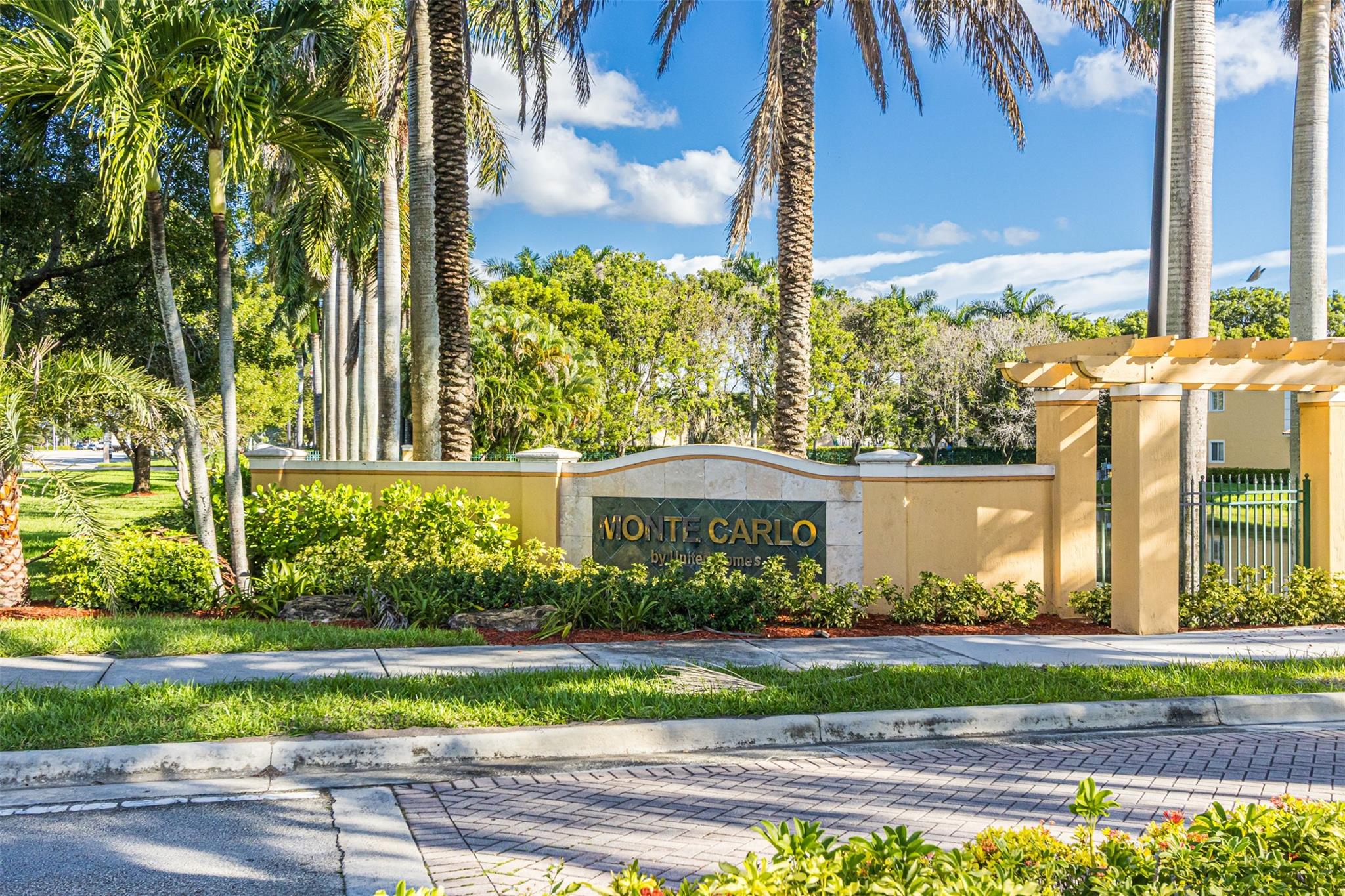 Monte Carlo Townhomes - Residential