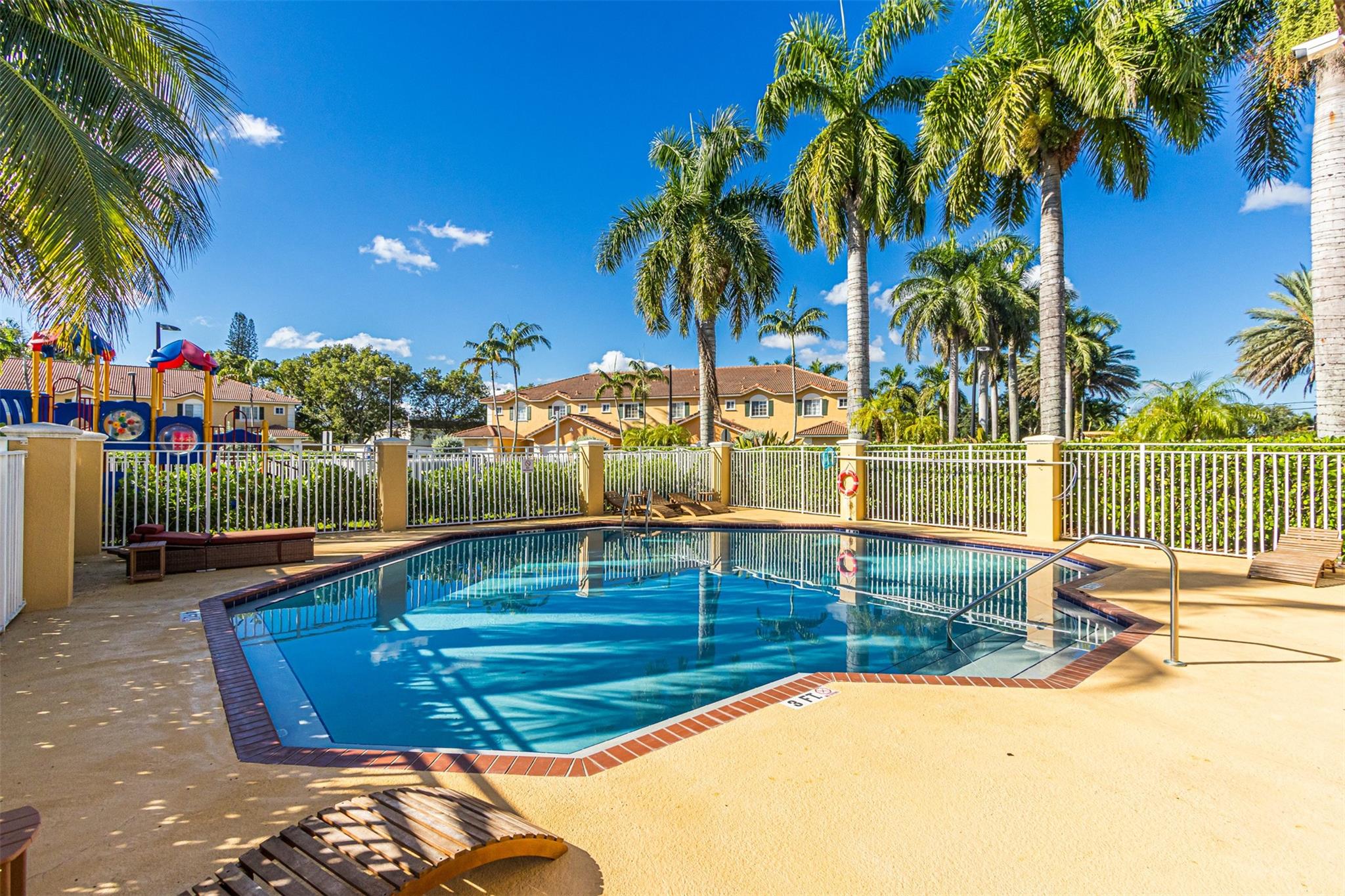 Monte Carlo Townhomes - Residential
