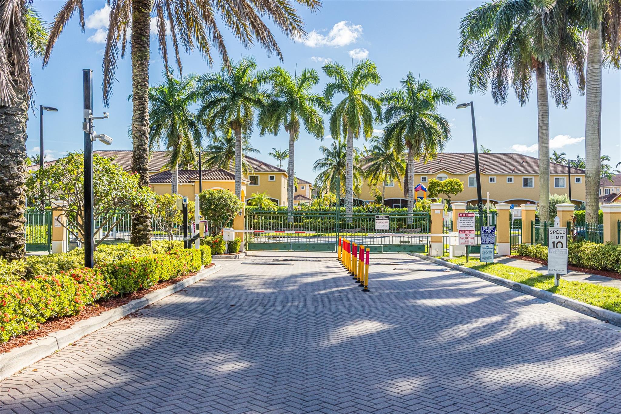 Monte Carlo Townhomes - Residential