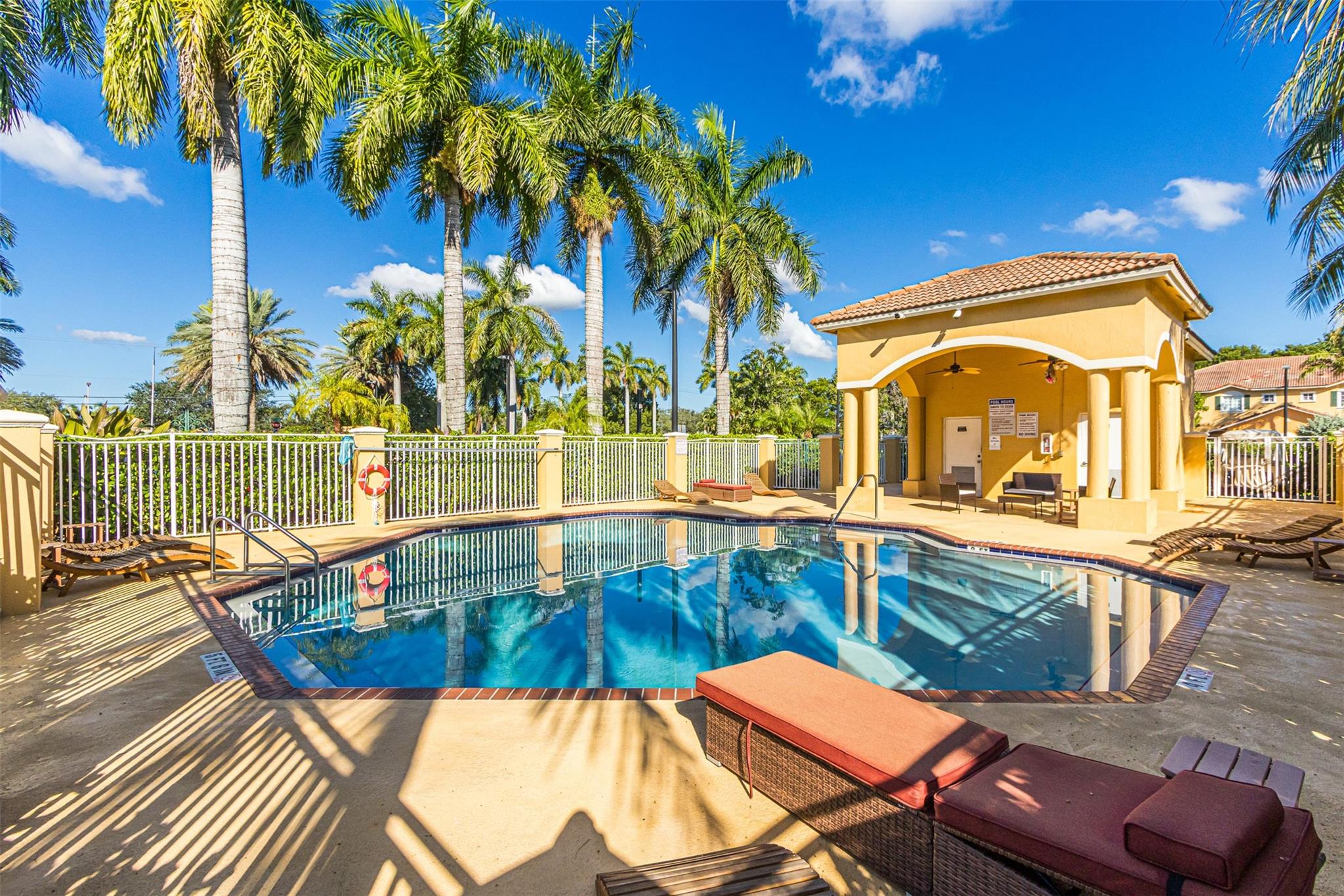 Monte Carlo Townhomes - Residential