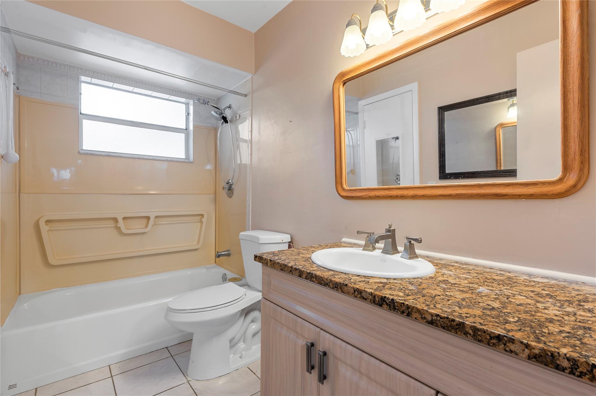 4806 NW 36th St 408