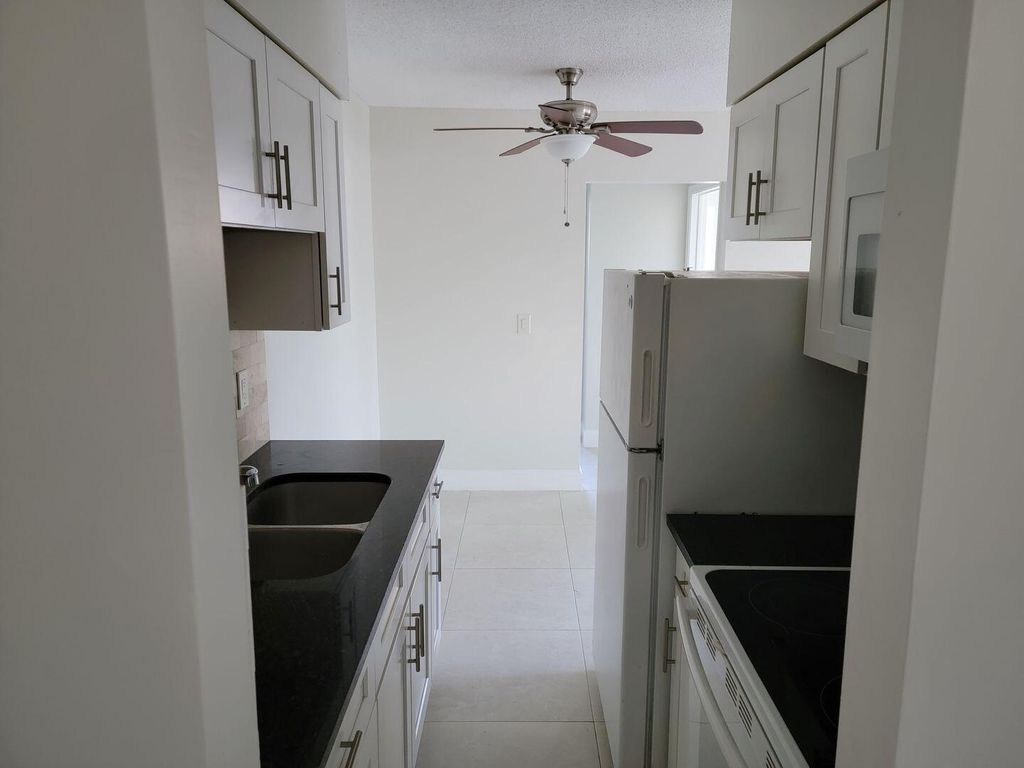 Photo of 620 S Broadway #5, Lantana, FL 33462 (MLS # R11050401)