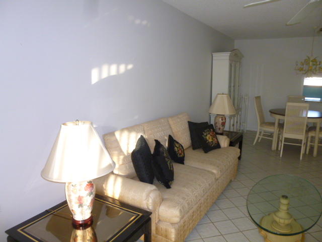 VILLAGE ROYALE FOREST GREEN CONDO - Residential