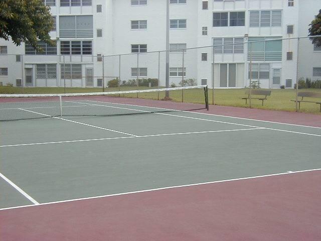 VILLAGE ROYALE FOREST GREEN CONDO - Residential