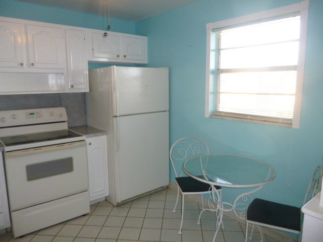 VILLAGE ROYALE FOREST GREEN CONDO - Residential