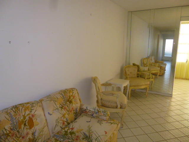 VILLAGE ROYALE FOREST GREEN CONDO - Residential