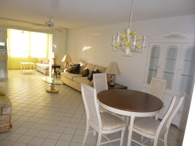 VILLAGE ROYALE FOREST GREEN CONDO - Residential