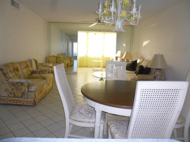 VILLAGE ROYALE FOREST GREEN CONDO - Residential