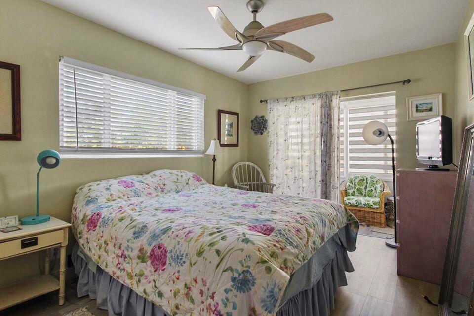 MURRY HILLS APT BLDG COND - Residential