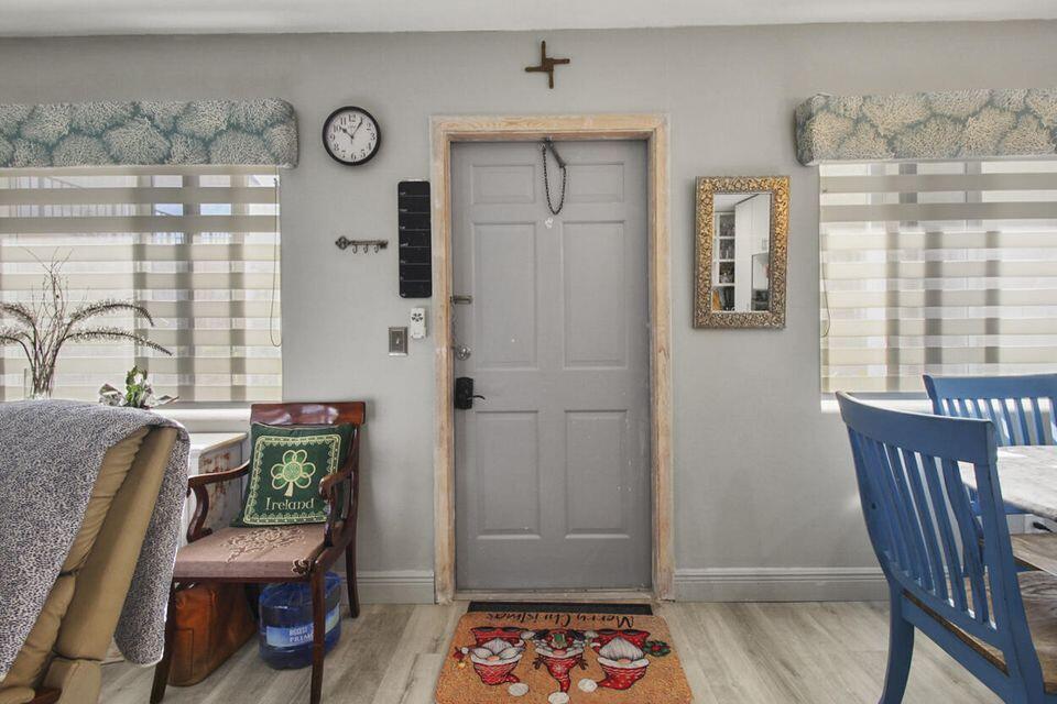 View photos, virtual tours, details... 2920 Lake Osborne Drive 103