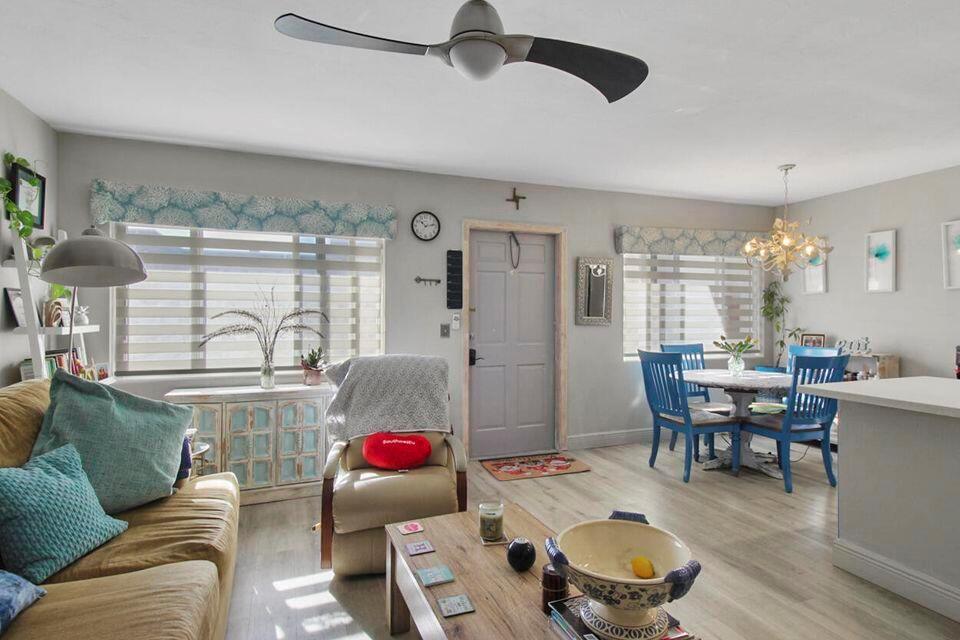MURRY HILLS APT BLDG COND - Residential
