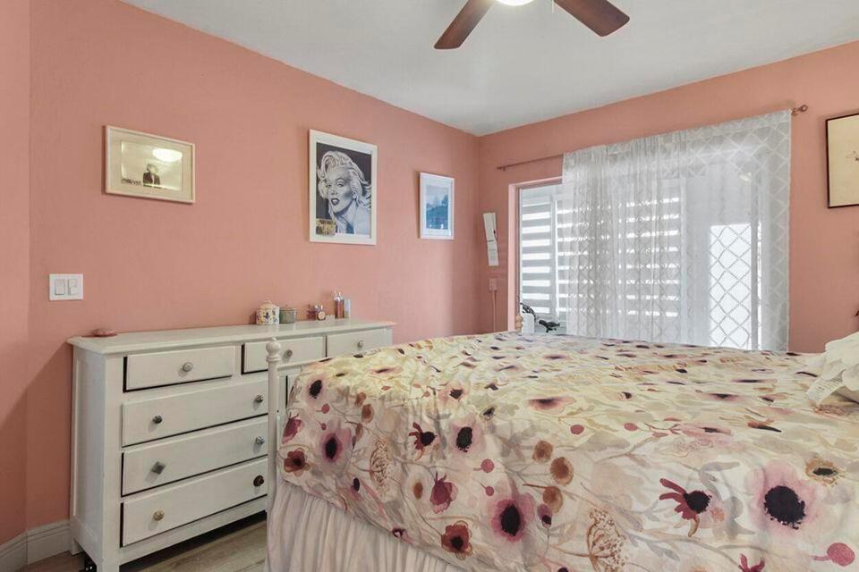 MURRY HILLS APT BLDG COND - Residential