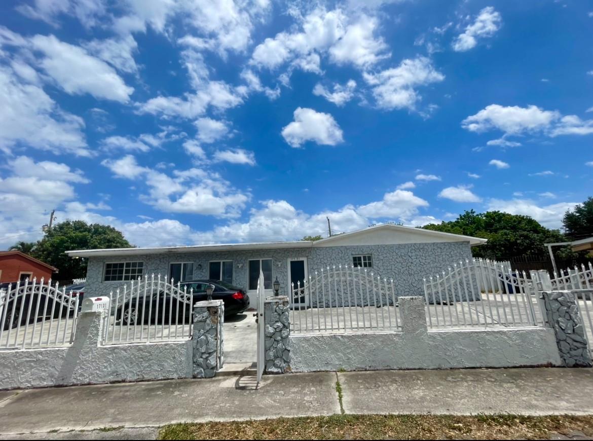 Carol City 1st Add - Residential Lease