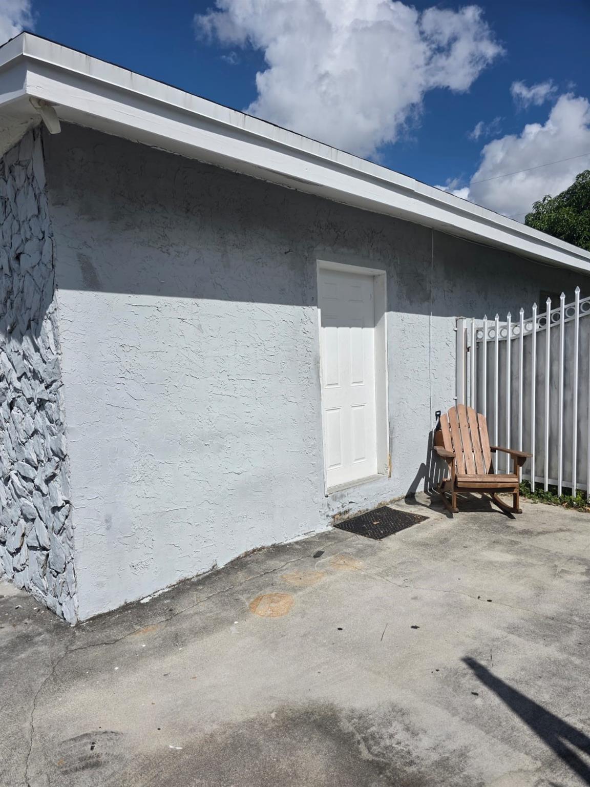 Carol City 1st Add - Residential Lease