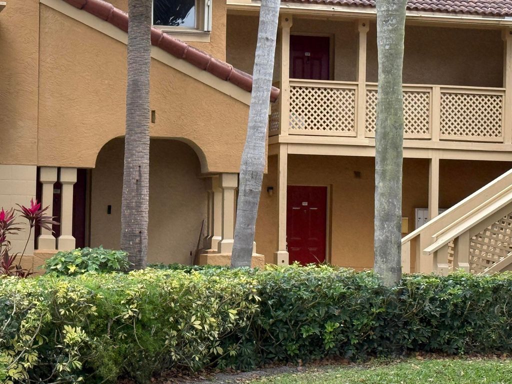 Photo of 4879 Via Palm Lake #Unit 608, West Palm Beach, FL 33417 (MLS # R11161940)