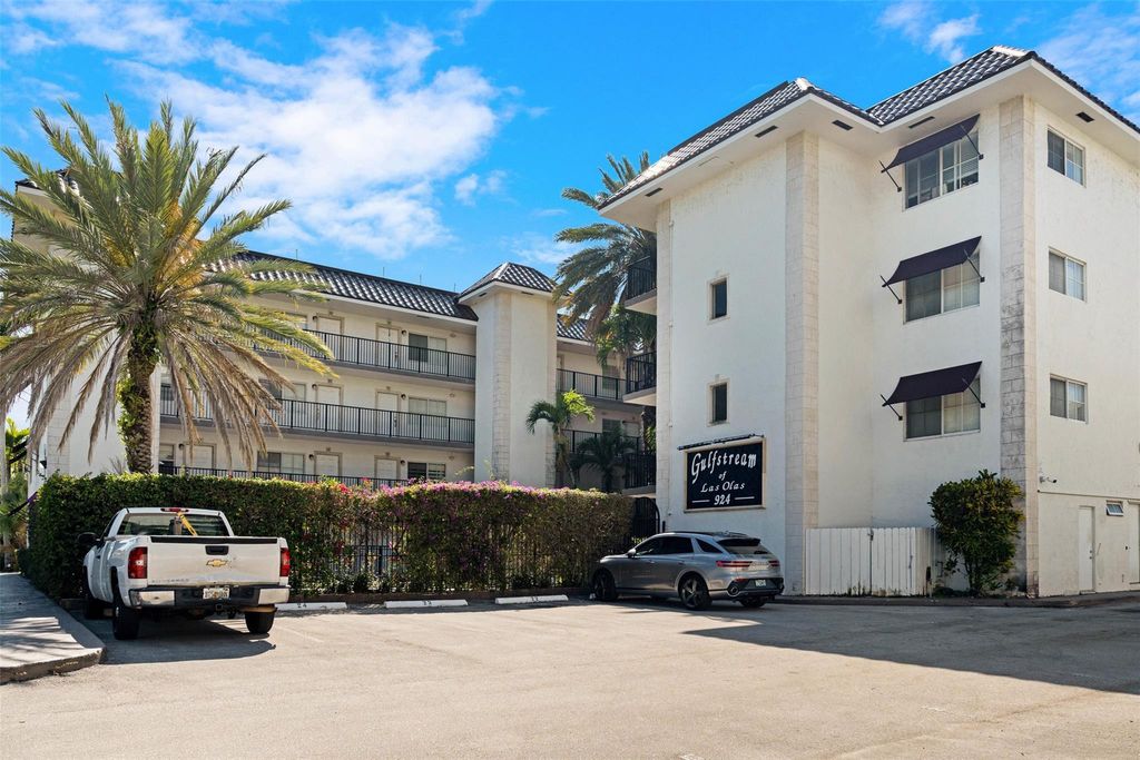 Photo of 924 SE 2nd Street #7, Fort Lauderdale, FL 33301 (MLS # F10531491)