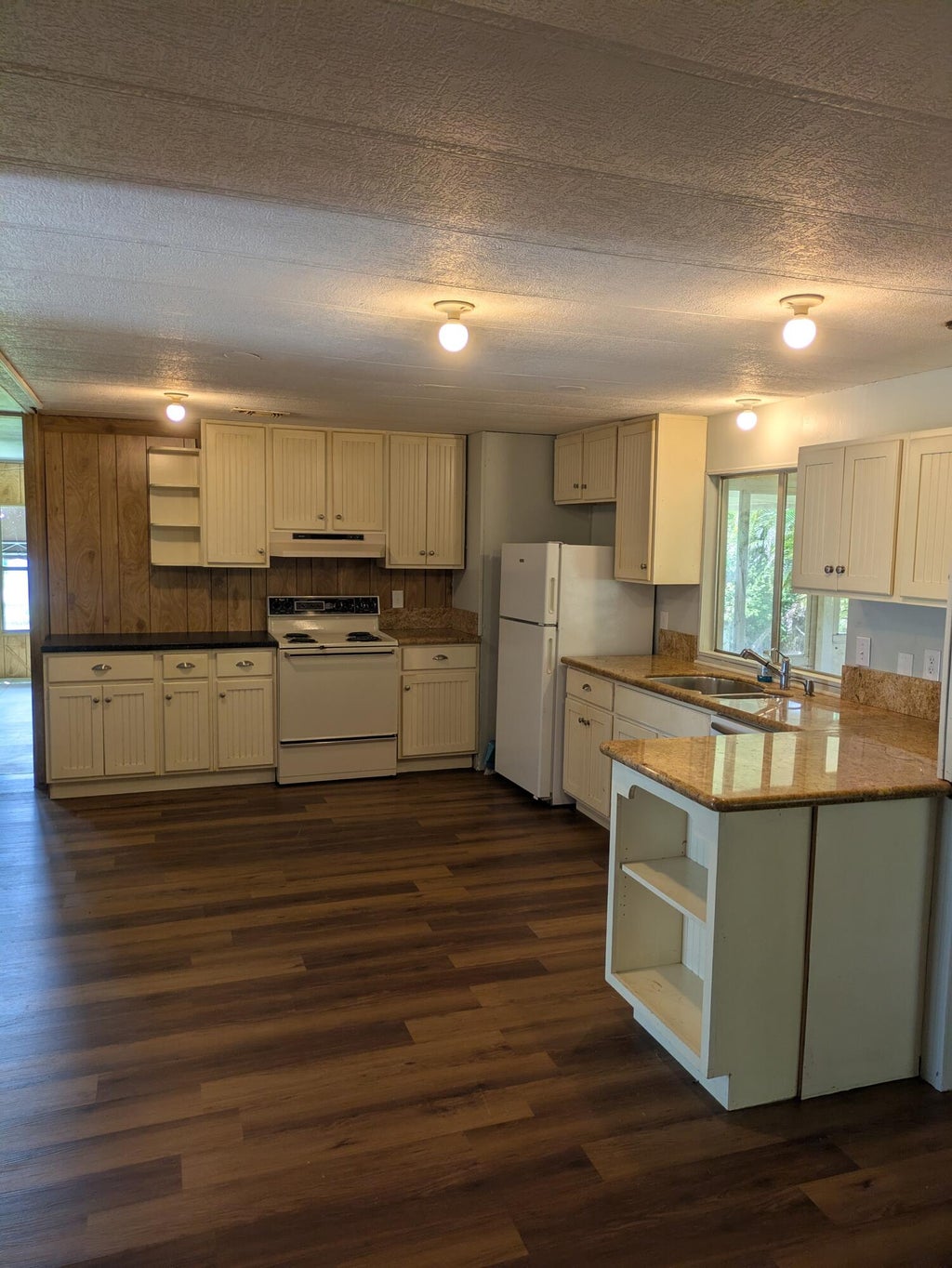 Photo of 2845 SE Carroll Street, Stuart, FL 34997 (MLS # B26078538)