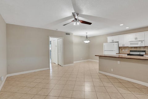 Tiny photo for 2734 NE 27th Court #17, Lighthouse Point, FL 33064 (MLS # B26047366)