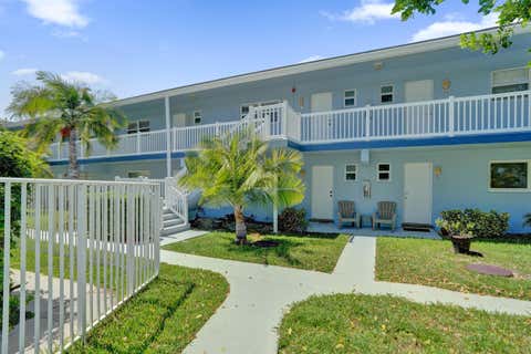 Tiny photo for 2734 NE 27th Court #17, Lighthouse Point, FL 33064 (MLS # B26047366)