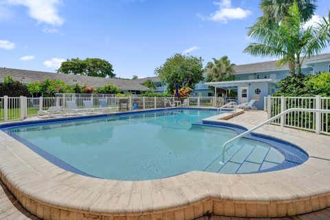 Tiny photo for 2734 NE 27th Court #17, Lighthouse Point, FL 33064 (MLS # B26047366)