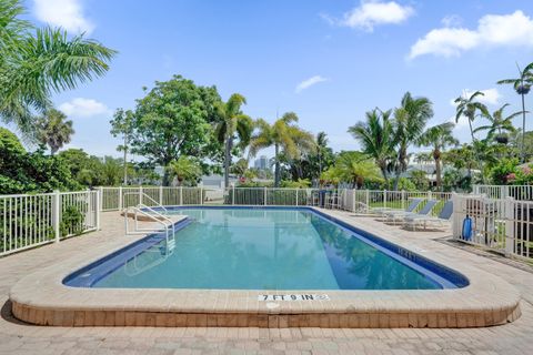 Tiny photo for 2734 NE 27th Court #17, Lighthouse Point, FL 33064 (MLS # B26047366)