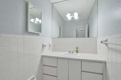 Tiny photo for 2734 NE 27th Court #17, Lighthouse Point, FL 33064 (MLS # B26047366)