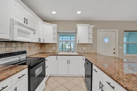 Tiny photo for 2734 NE 27th Court #17, Lighthouse Point, FL 33064 (MLS # B26047366)