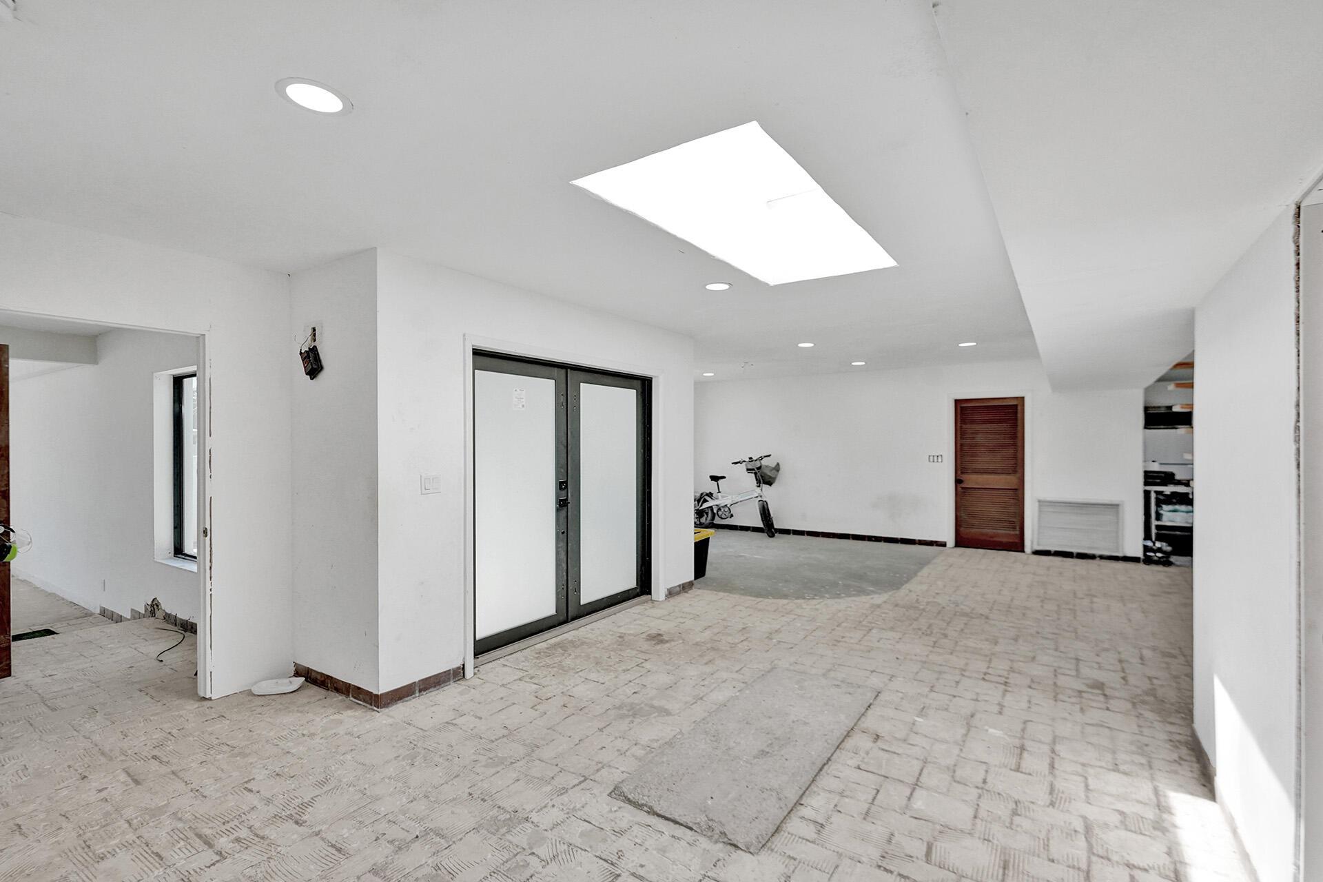 HILLSBORO SHORES SEC - Residential