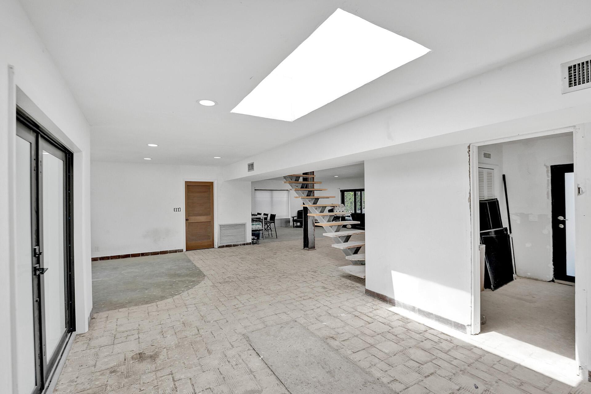 HILLSBORO SHORES SEC - Residential