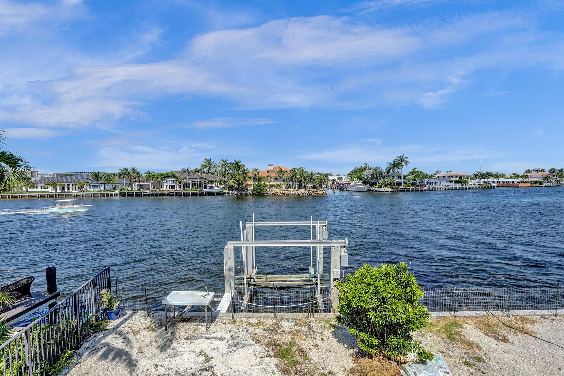 HILLSBORO SHORES SEC - Residential