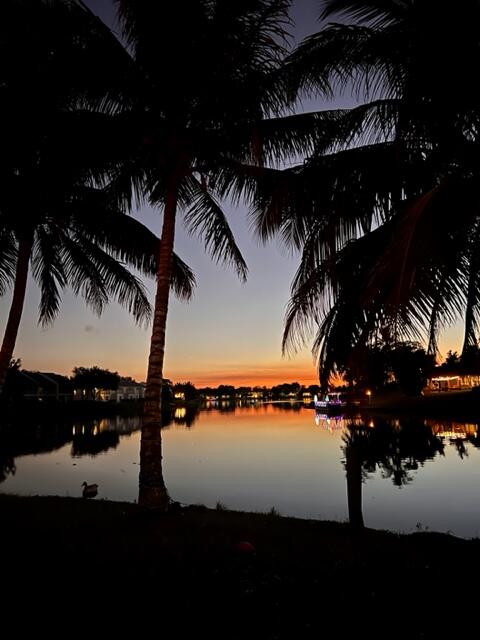 1423 Riverside Circle