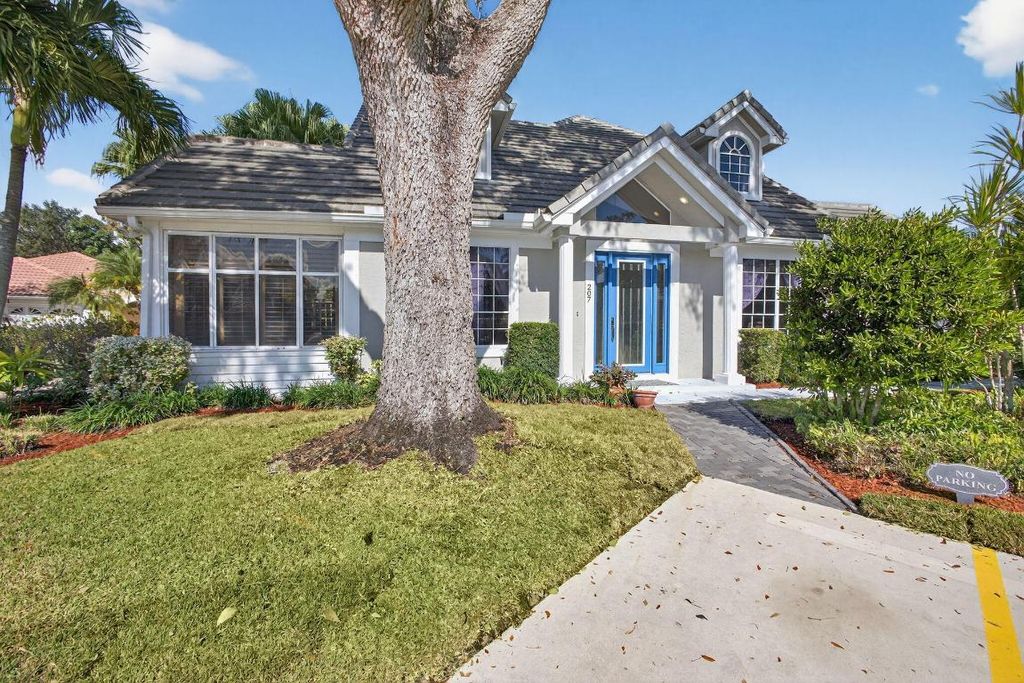 Photo of 207 Woodsmuir Court, Palm Beach Gardens, FL 33418 (MLS # R11143623)