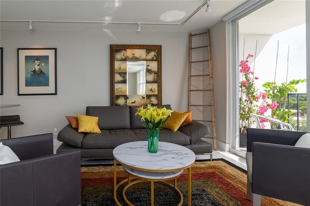 Drake Tower - Residential