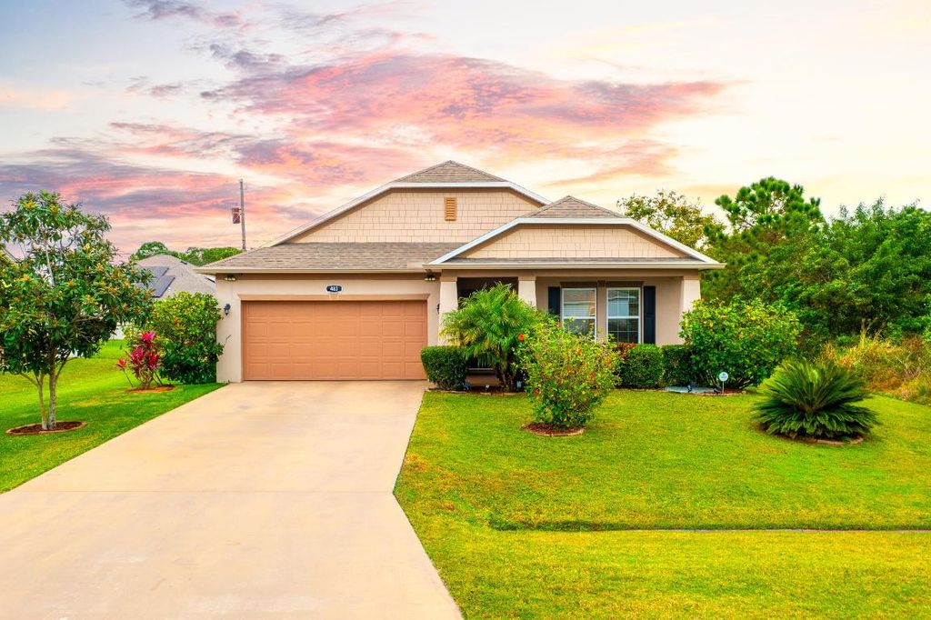 Photo of 483 SW Tarra Avenue, Port Saint Lucie, FL 34953 (MLS # R10951574)