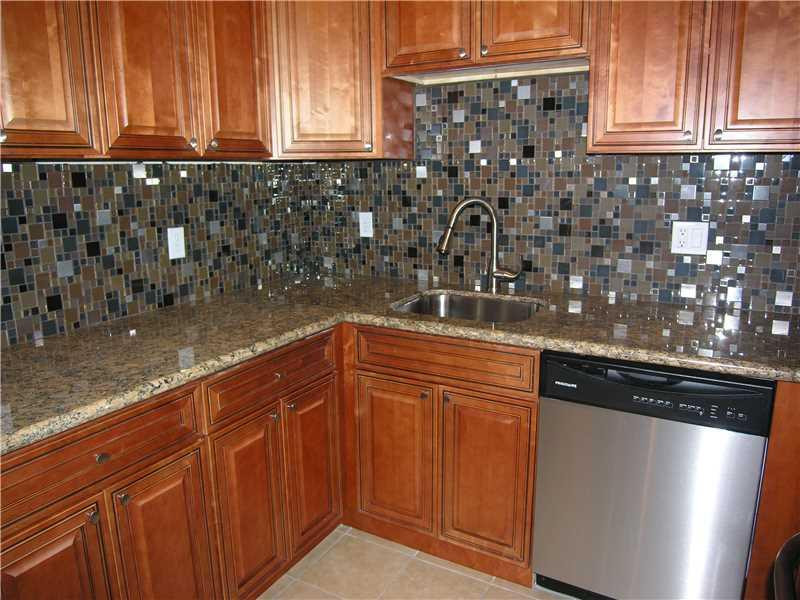 LAS OLAS PARK CORR PLAT - Residential Lease