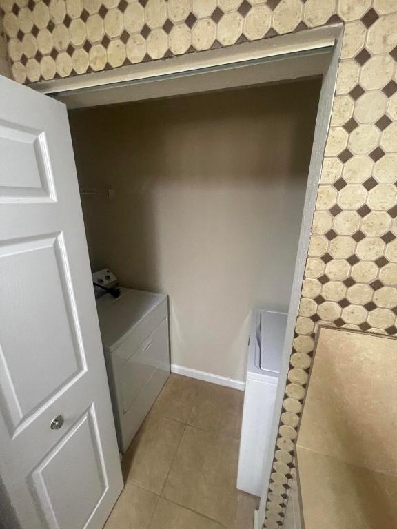 LINKS AT EMERALD DUNES CONDO - Residential Lease