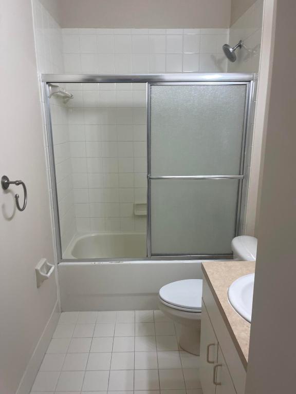 LINKS AT EMERALD DUNES CONDO - Residential Lease