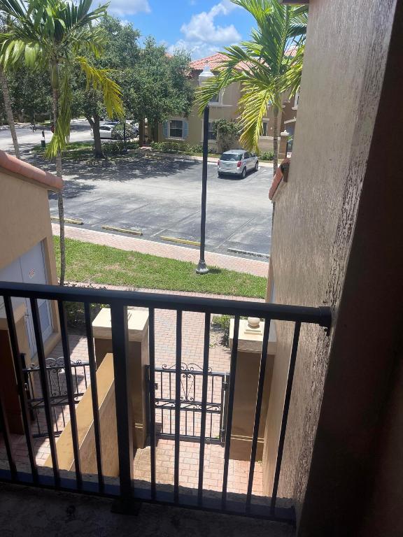 LINKS AT EMERALD DUNES CONDO - Residential Lease