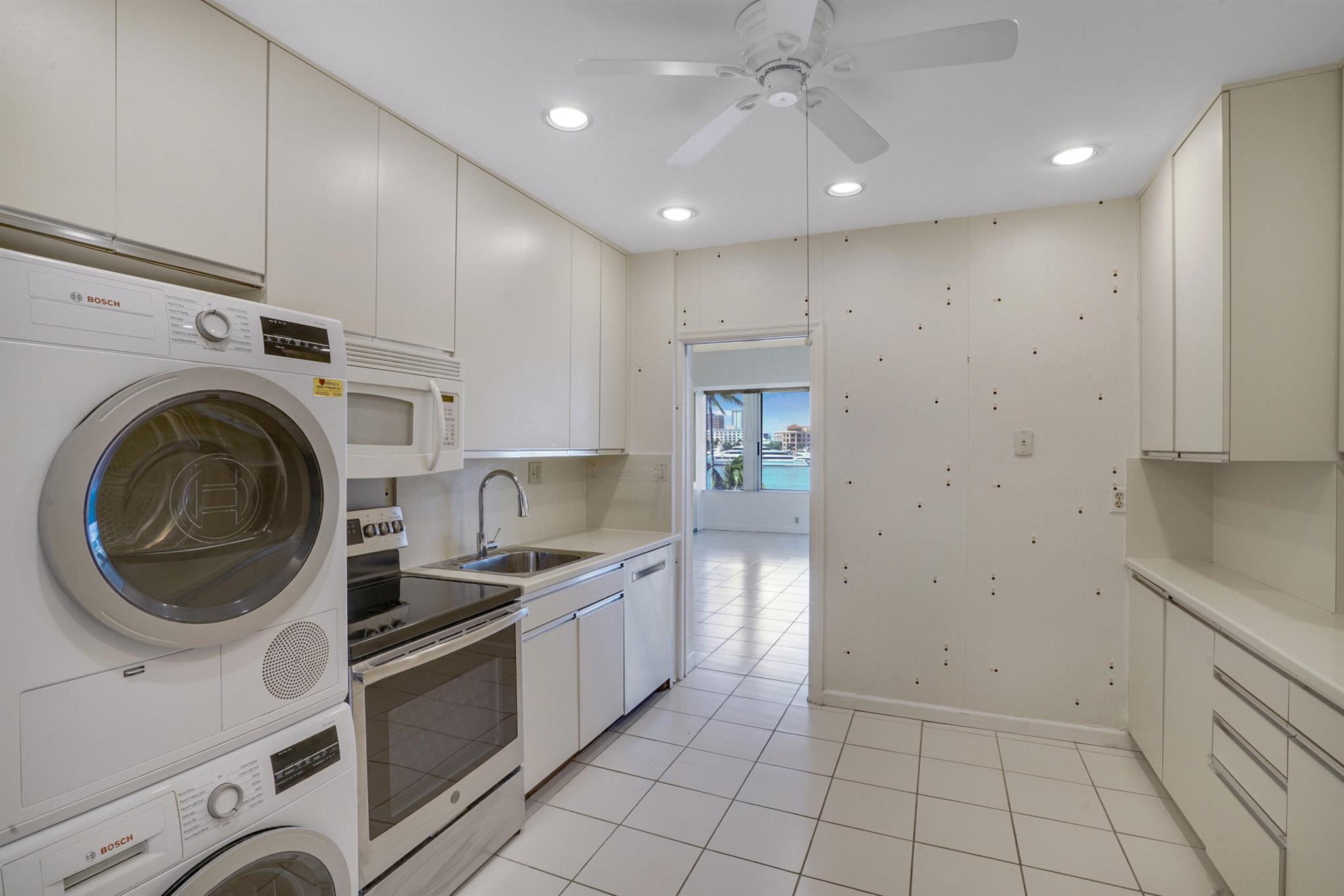 PALM BEACH TOWERS CONDO - Residential