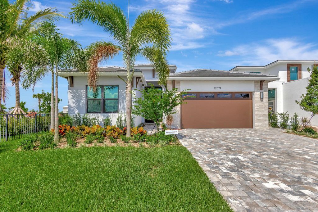 Photo of 12574 Solana Bay Circle, Palm Beach Gardens, FL 33412 (MLS # R11021525)