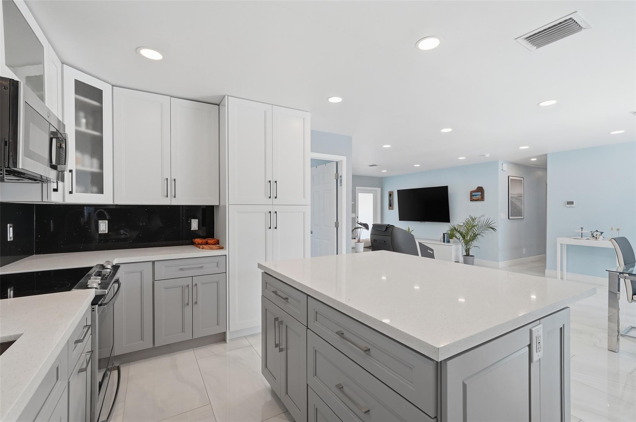 OAKLAND PARK SECOND ADD - Residential