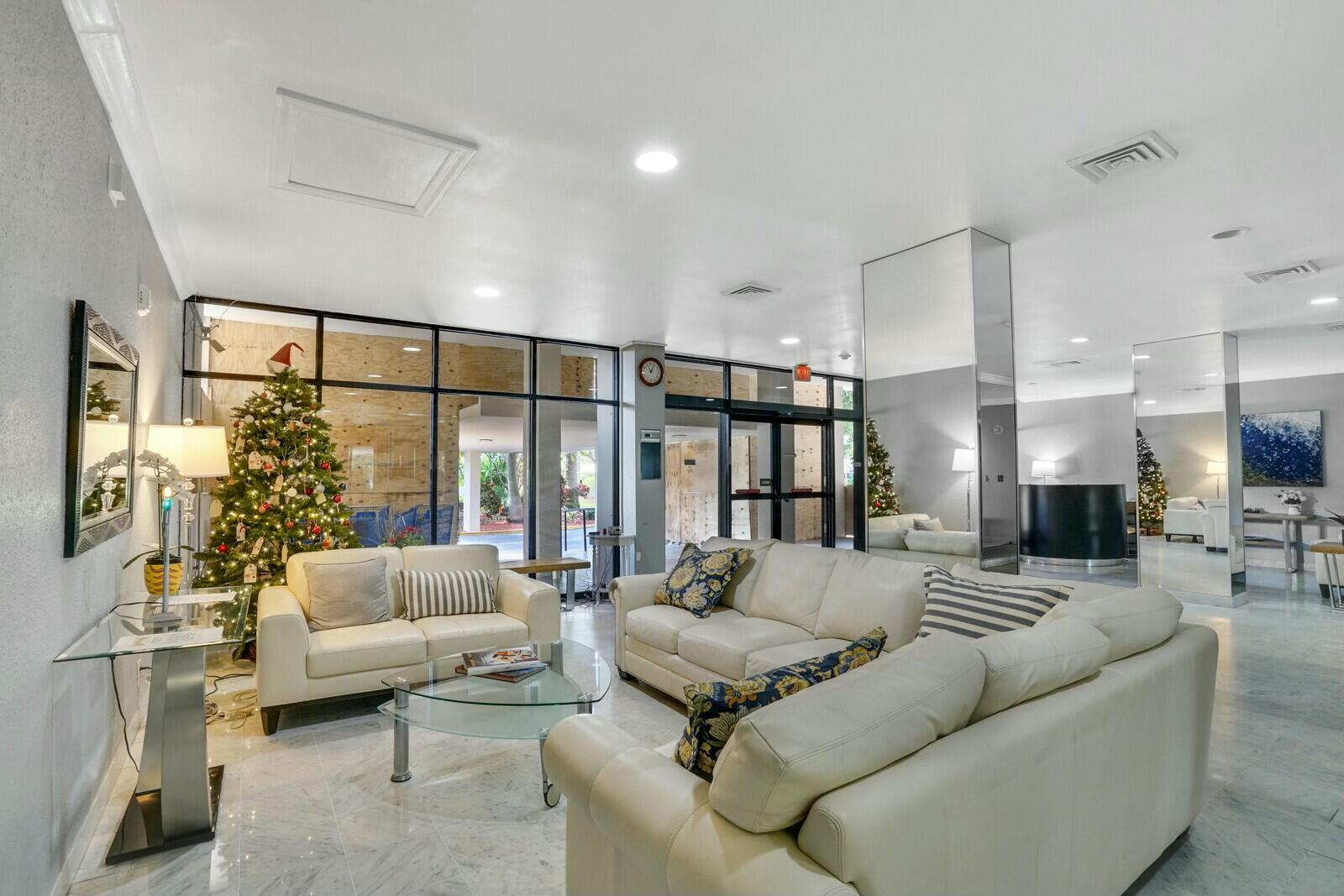 2425 Presidential Way 601